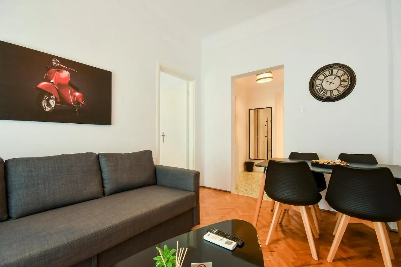 Thessaloniki Center Comfortable Apartment